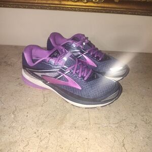 Brooks Ravenna 8 Purple and Black Running Shoes